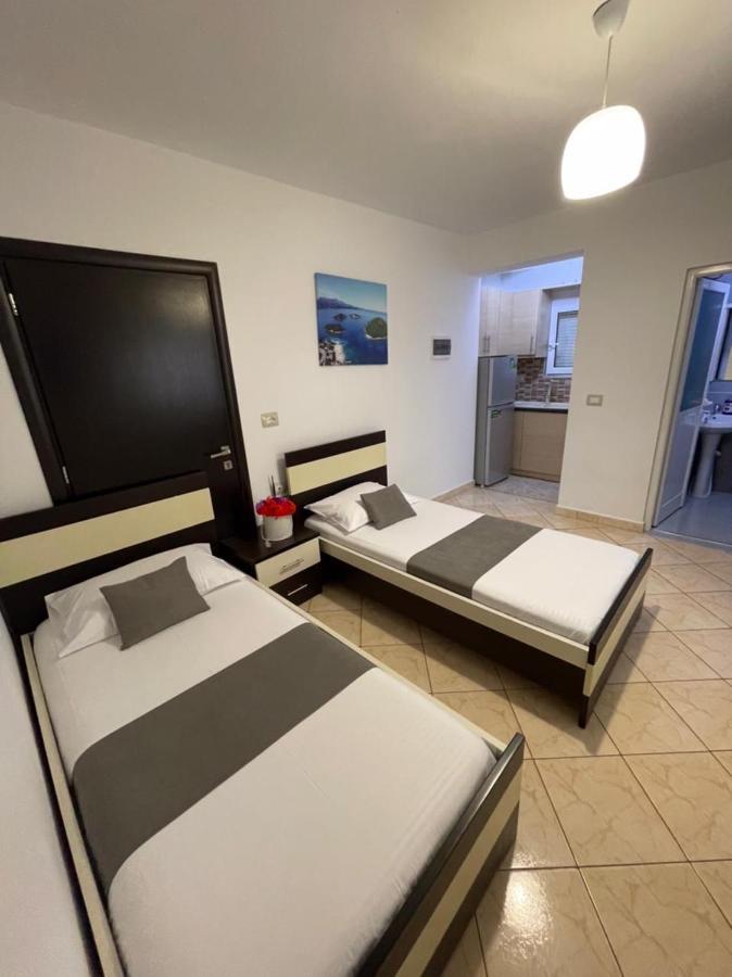 Guesthouse A&F Ksamil Esterno foto