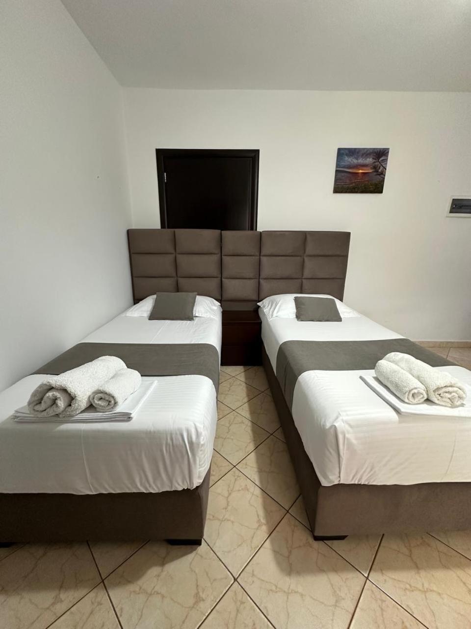 Guesthouse A&F Ksamil Esterno foto