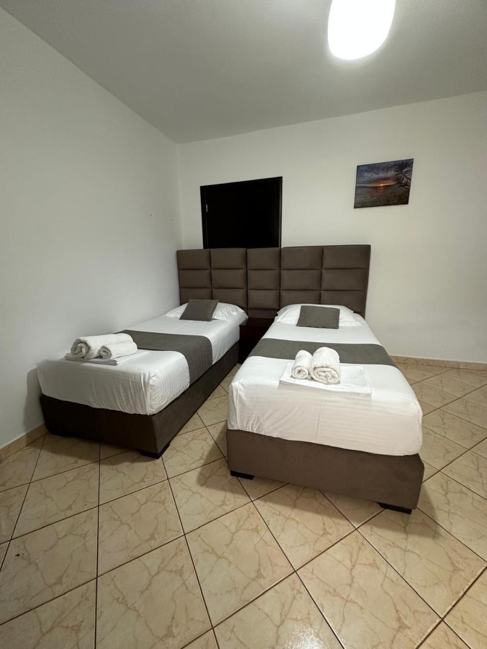 Guesthouse A&F Ksamil Esterno foto
