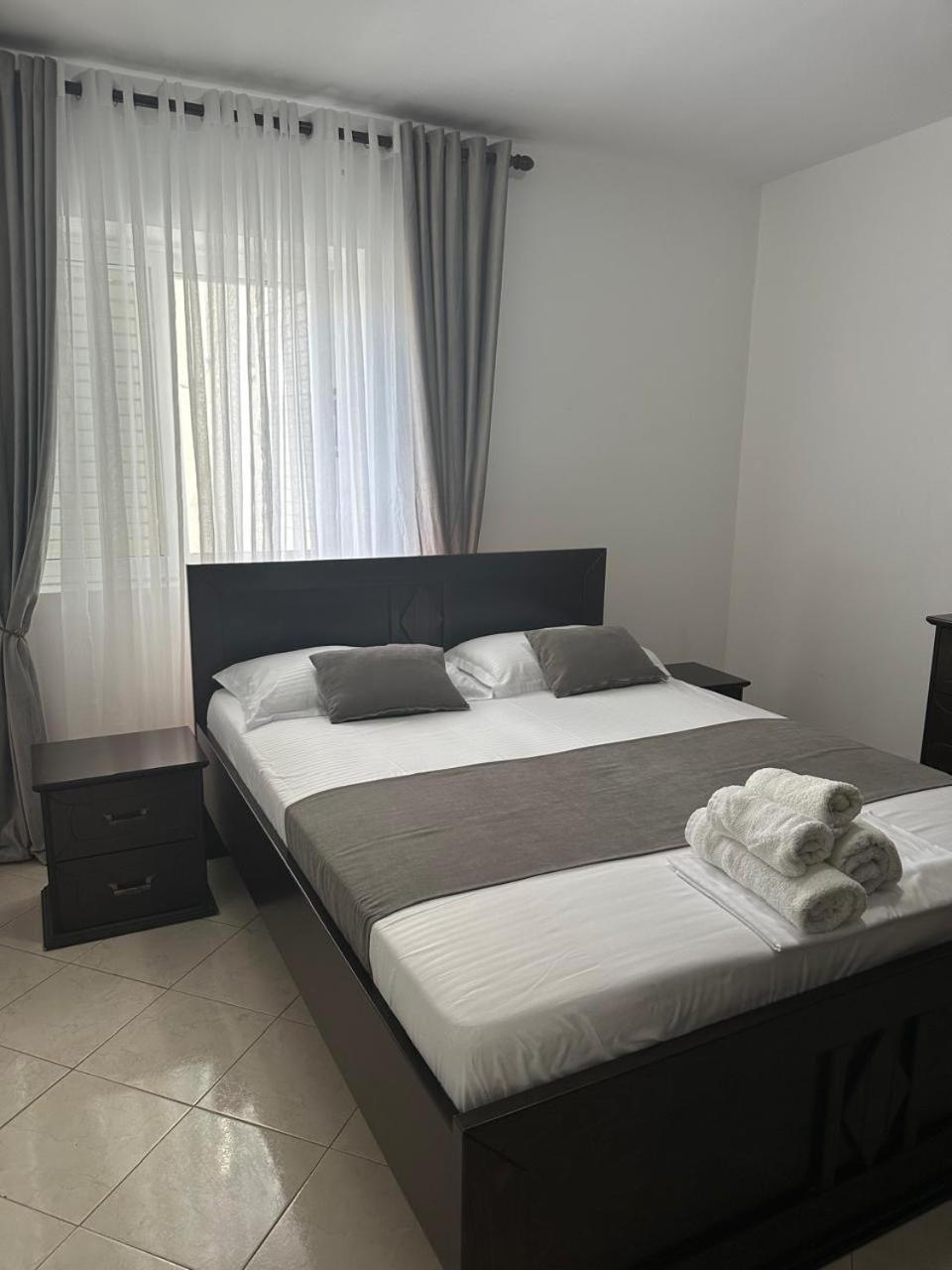 Guesthouse A&F Ksamil Esterno foto